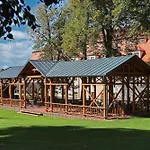 Tynec Hotel *