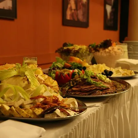 מלון Tynec Týnec nad Sázavou