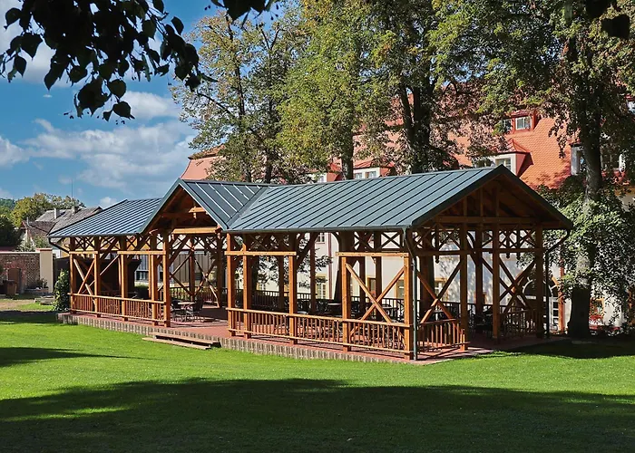 Tynec Hotel *